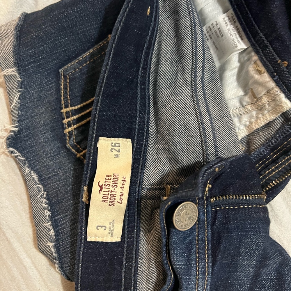 Shorts - Picture 3 of 3